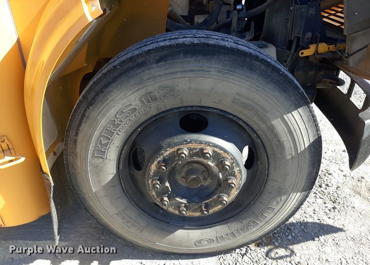 image for item KD9104 1998 International  school bus