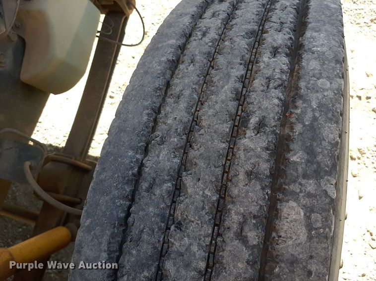 image for item KD9104 1998 International  school bus