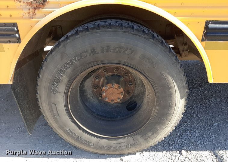 image for item KD9104 1998 International  school bus