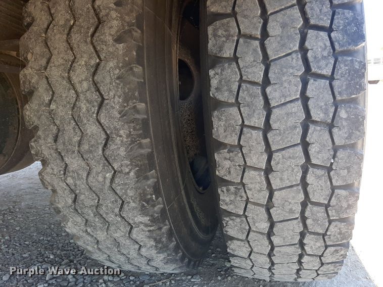 image for item KD9104 1998 International  school bus