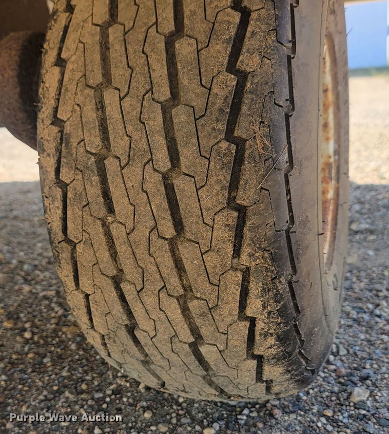 image for item KS9189 1998 Loadmaster  utility trailer