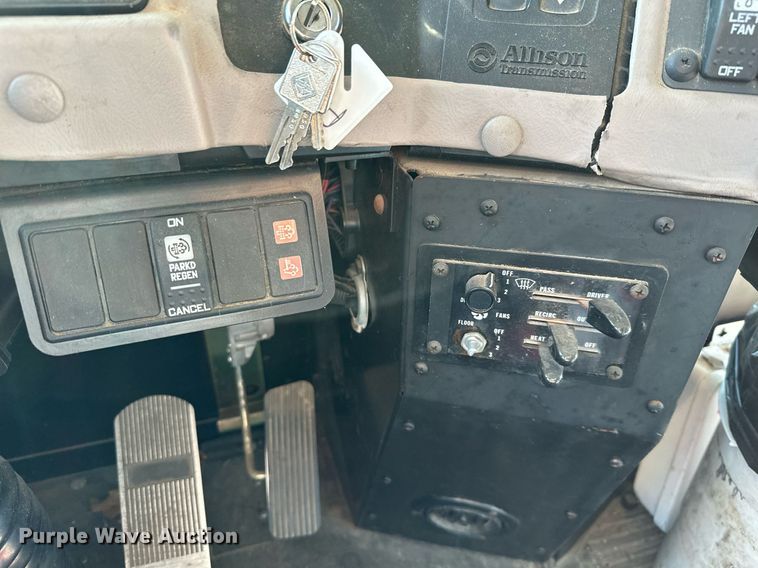 image for item KT9230 2014 International PB30500  school bus