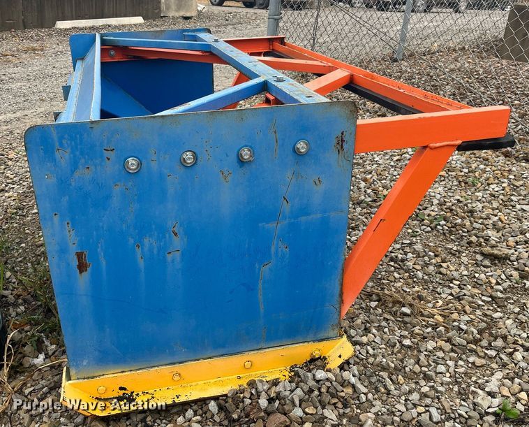 image for item LD9791 72" W skid steer snow pusher