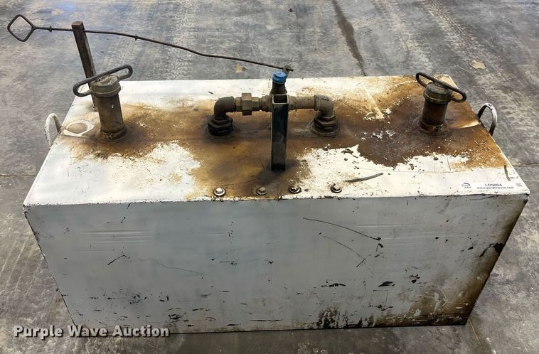 image for item LD9804 Fuel tank