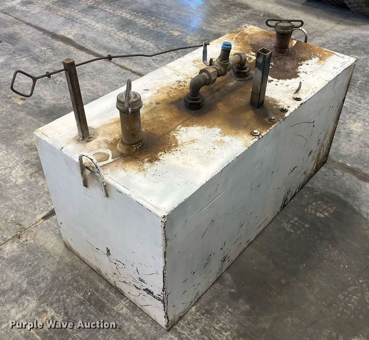 image for item LD9804 Fuel tank