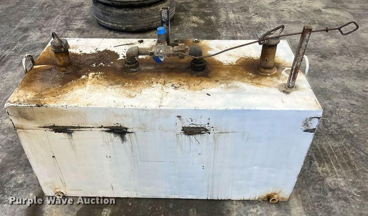 image for item LD9804 Fuel tank