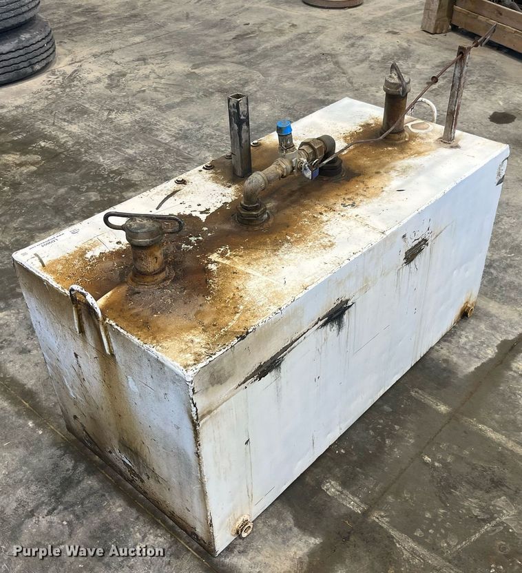 image for item LD9804 Fuel tank