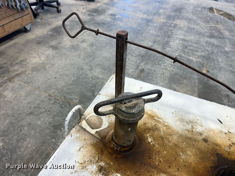 image for item LD9804 Fuel tank