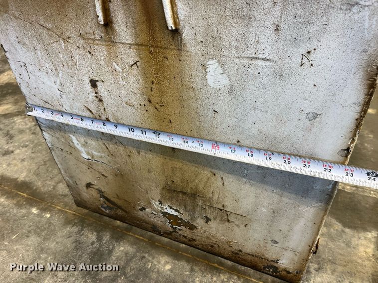 image for item LD9804 Fuel tank