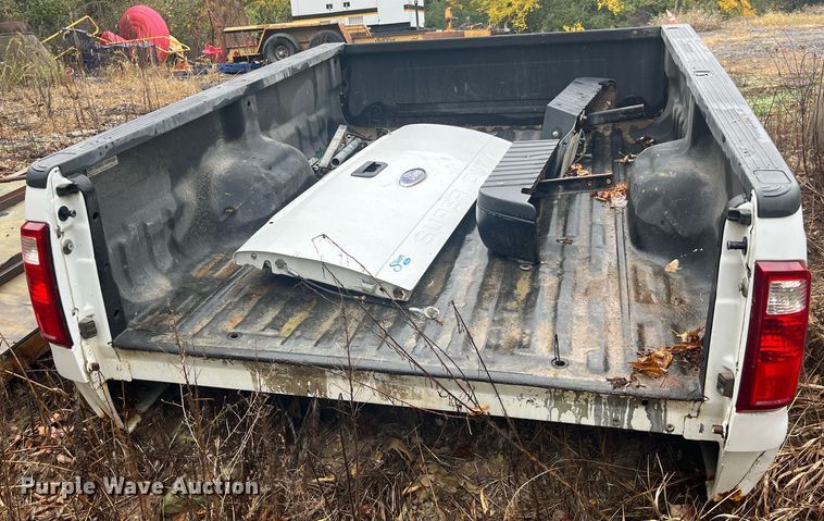 image for item LD9806 2008 Ford F250 pickup truck bed