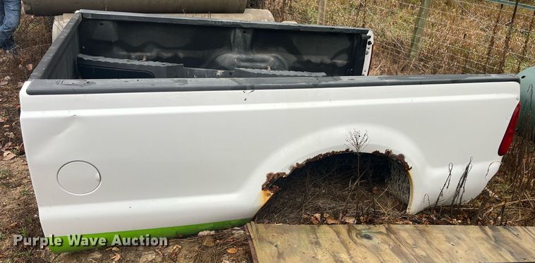 image for item LD9806 2008 Ford F250 pickup truck bed