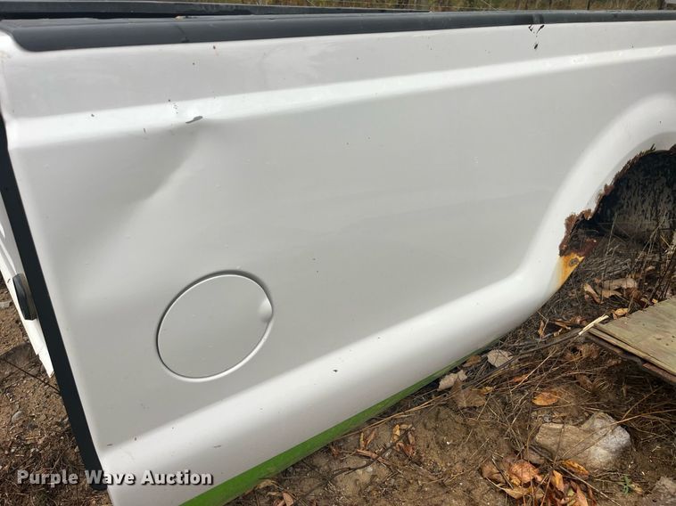image for item LD9806 2008 Ford F250 pickup truck bed