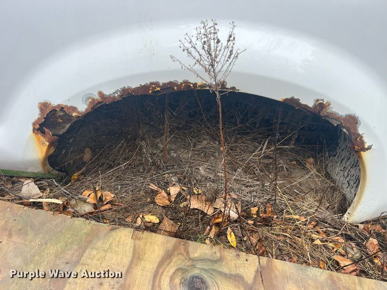 image for item LD9806 2008 Ford F250 pickup truck bed