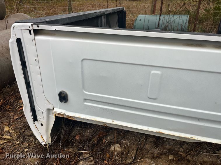 image for item LD9806 2008 Ford F250 pickup truck bed
