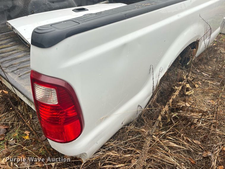 image for item LD9806 2008 Ford F250 pickup truck bed