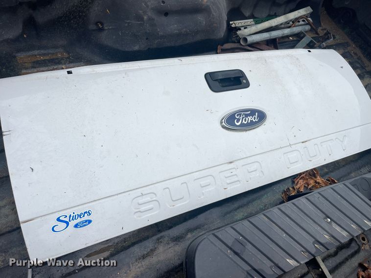 image for item LD9806 2008 Ford F250 pickup truck bed