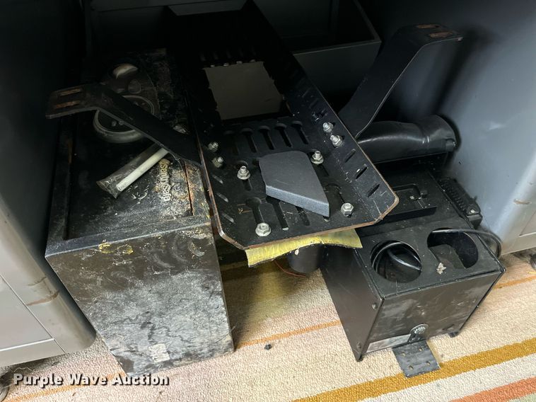 image for item LD9817 Law enforcement equipment