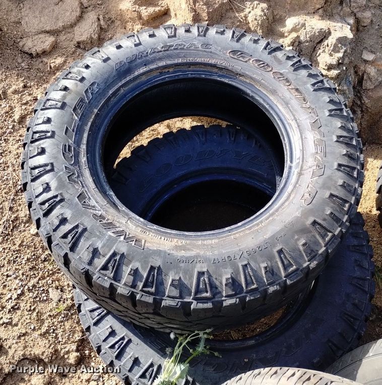 image for item LN9867 (22) tires