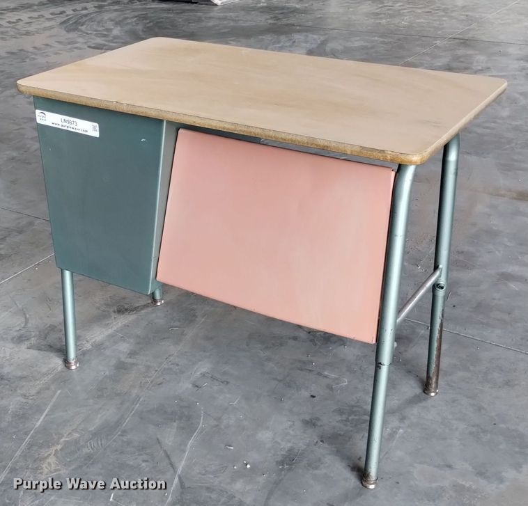 image for item LN9873 (18) student desks