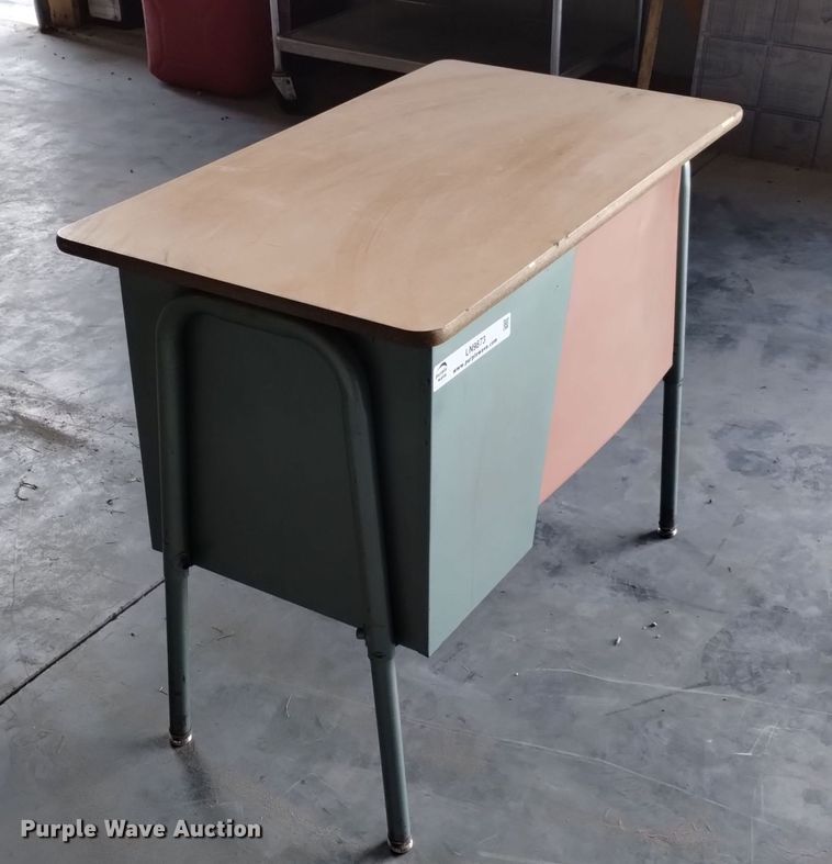 image for item LN9873 (18) student desks