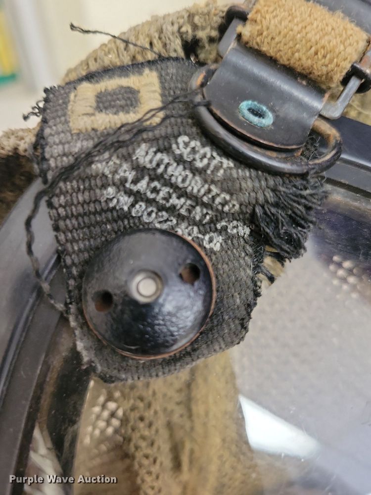 image for item LO9902 (9) Scott SCBA masks