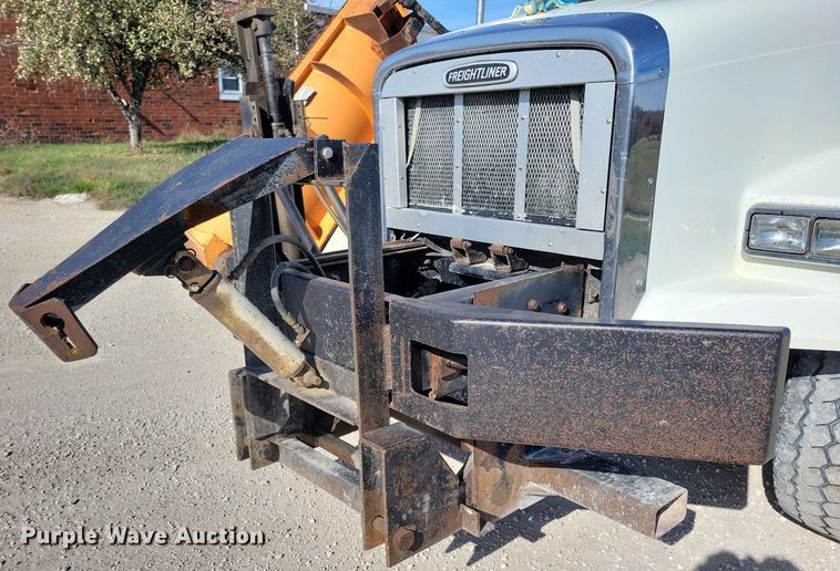 image for item LO9933 2003 Freightliner FLD112  dump truck