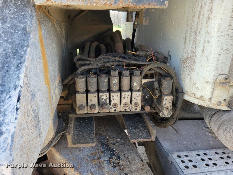 image for item LO9933 2003 Freightliner FLD112  dump truck