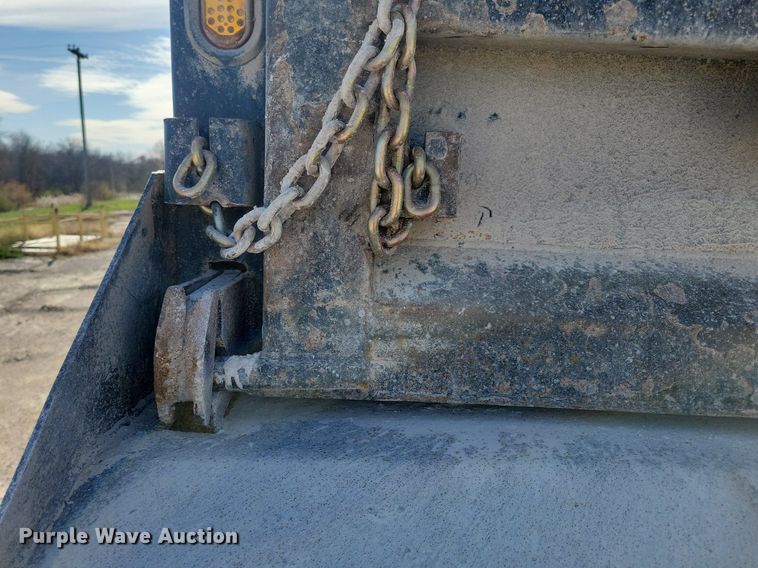 image for item LO9933 2003 Freightliner FLD112  dump truck