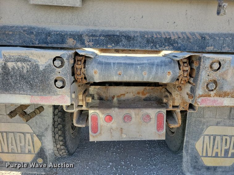 image for item LO9933 2003 Freightliner FLD112  dump truck