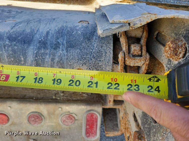 image for item LO9933 2003 Freightliner FLD112  dump truck