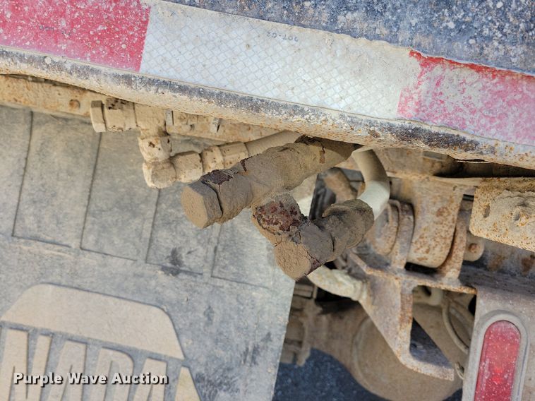 image for item LO9933 2003 Freightliner FLD112  dump truck