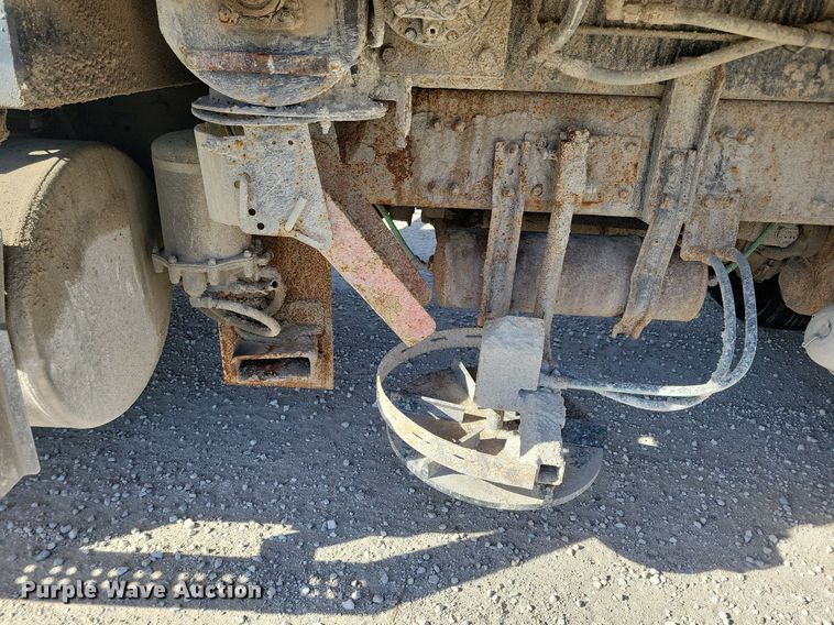 image for item LO9933 2003 Freightliner FLD112  dump truck