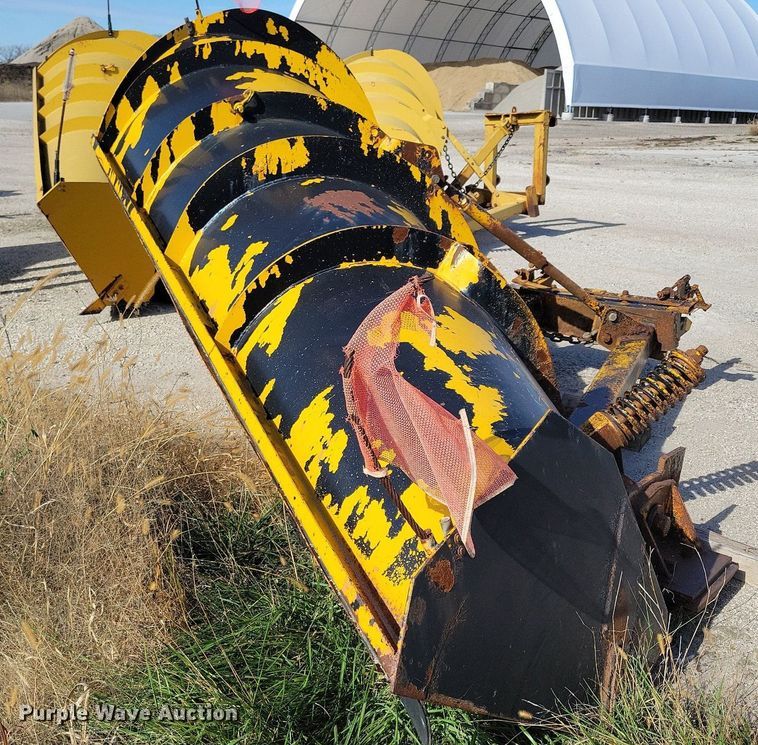 image for item LO9933 2003 Freightliner FLD112  dump truck