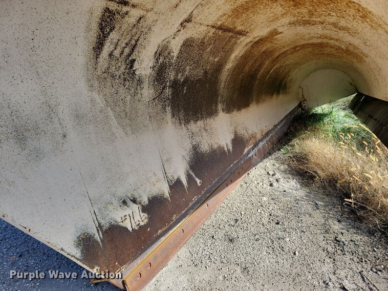 image for item LO9933 2003 Freightliner FLD112  dump truck