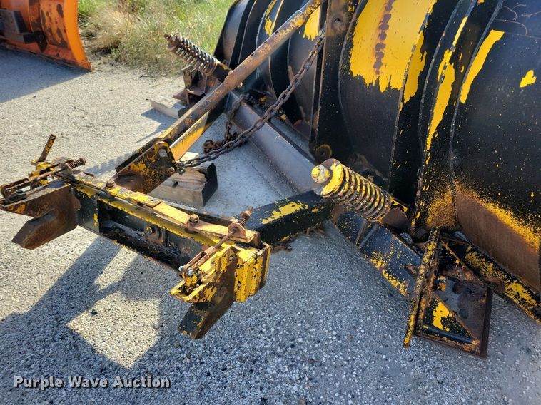 image for item LO9933 2003 Freightliner FLD112  dump truck