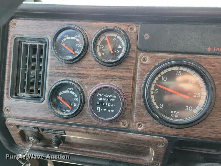 image for item LO9933 2003 Freightliner FLD112  dump truck