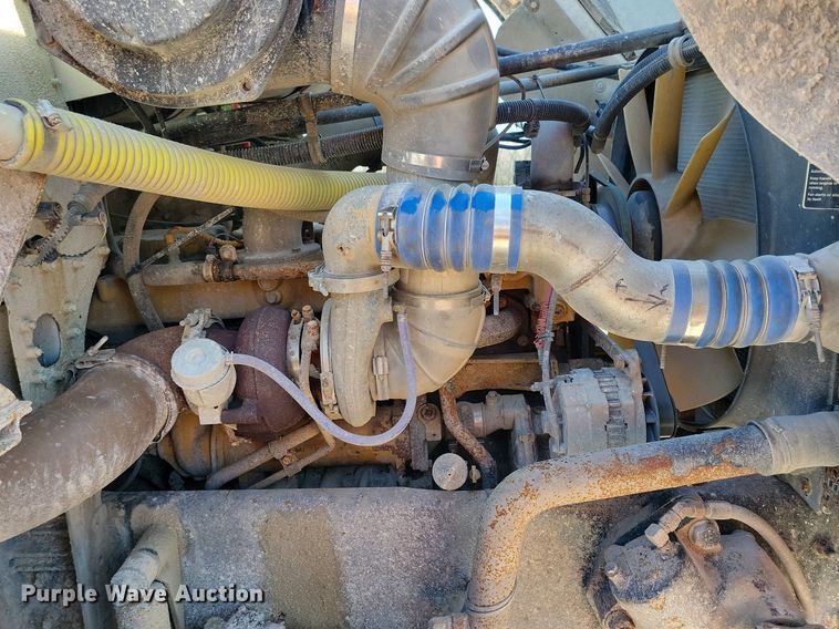 image for item LO9933 2003 Freightliner FLD112  dump truck