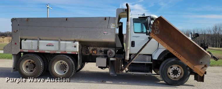image for item LO9935 2013 International WorkStar 7500  dump truck