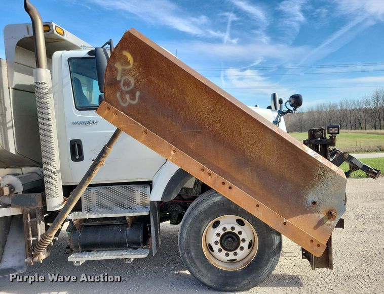 image for item LO9935 2013 International WorkStar 7500  dump truck