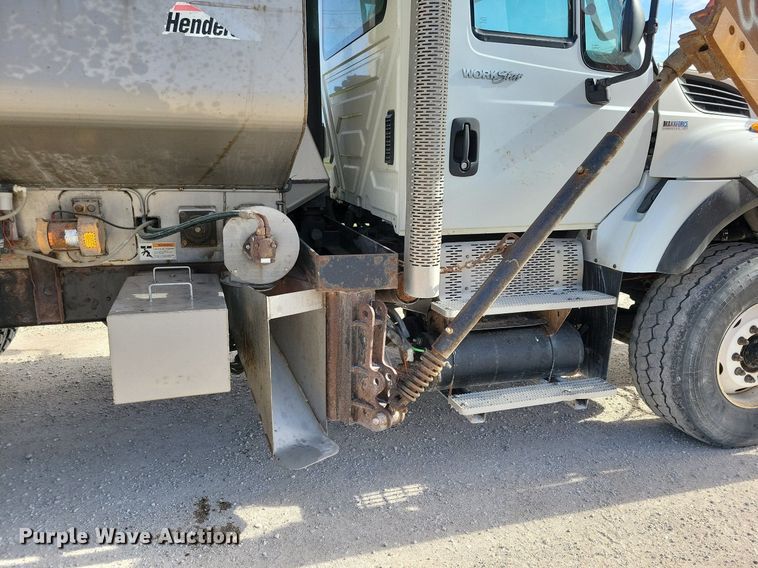 image for item LO9935 2013 International WorkStar 7500  dump truck