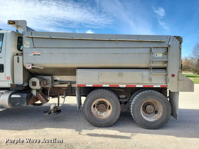 image for item LO9935 2013 International WorkStar 7500  dump truck