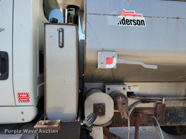 image for item LO9935 2013 International WorkStar 7500  dump truck