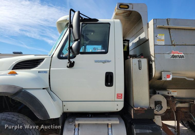 image for item LO9935 2013 International WorkStar 7500  dump truck