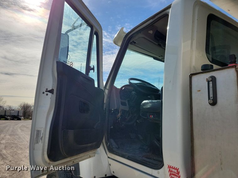 image for item LO9935 2013 International WorkStar 7500  dump truck