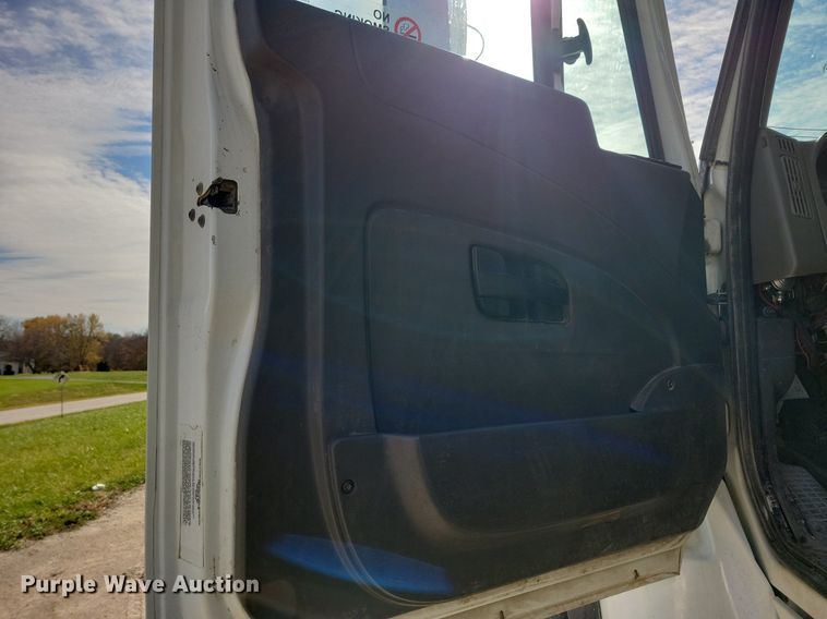 image for item LO9935 2013 International WorkStar 7500  dump truck