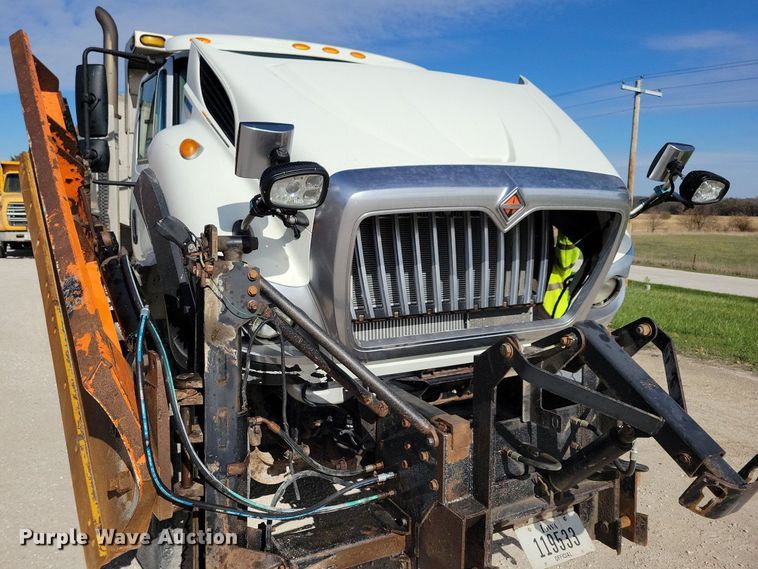 image for item LO9935 2013 International WorkStar 7500  dump truck