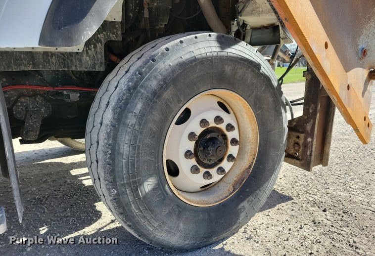 image for item LO9935 2013 International WorkStar 7500  dump truck