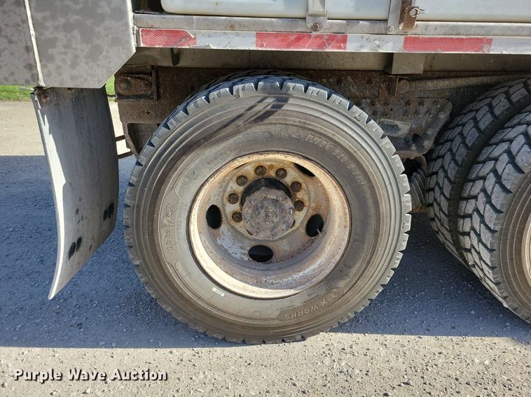 image for item LO9935 2013 International WorkStar 7500  dump truck