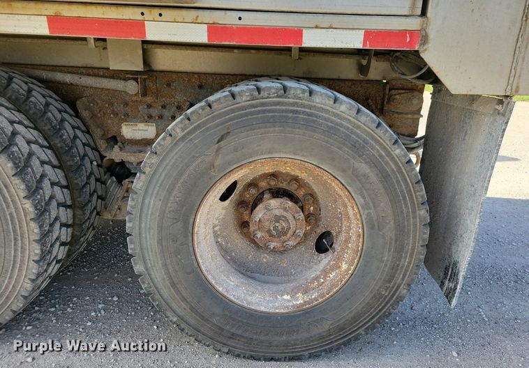 image for item LO9935 2013 International WorkStar 7500  dump truck