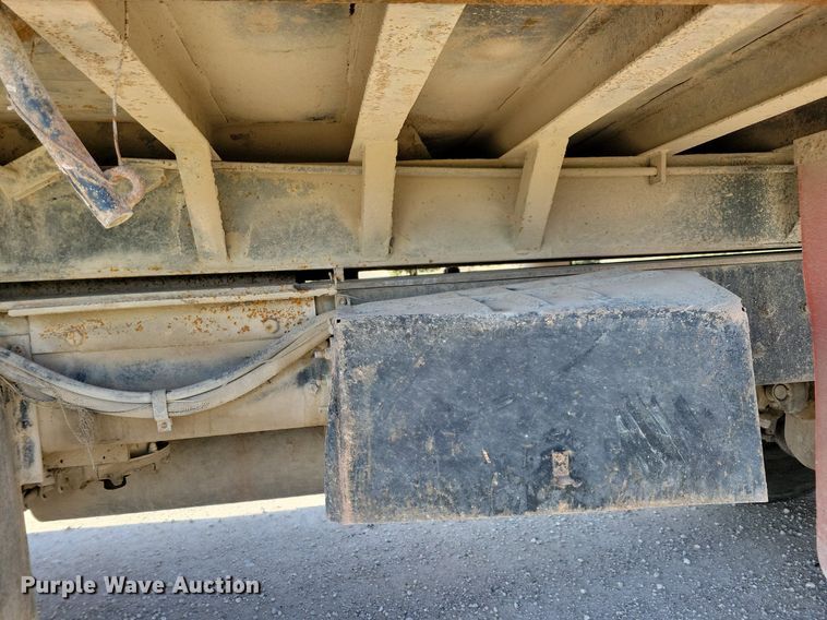 image for item LO9936 1988 Ford LTS9000  dump truck